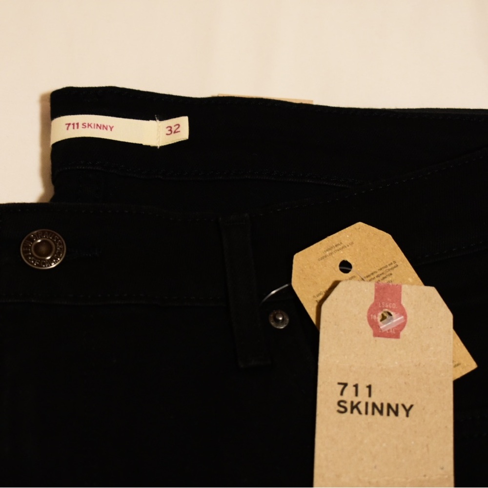 Levi black skinny jeans